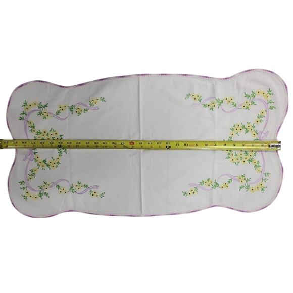✨ Vintage Hand-Embroidered Yellow Floral Table Runner – 30x11 in Cottagecore - Picture 2 of 3